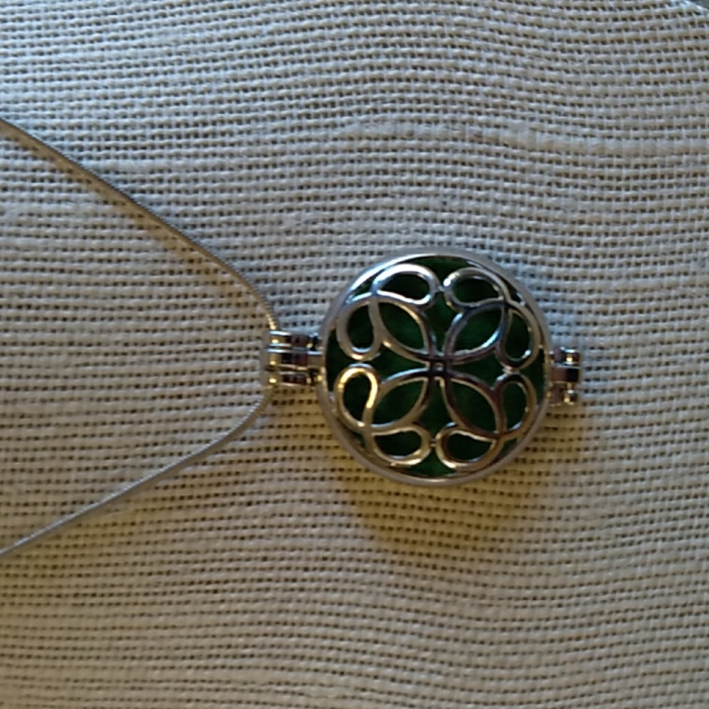 Essential oil diffuser aromatherapy necklace